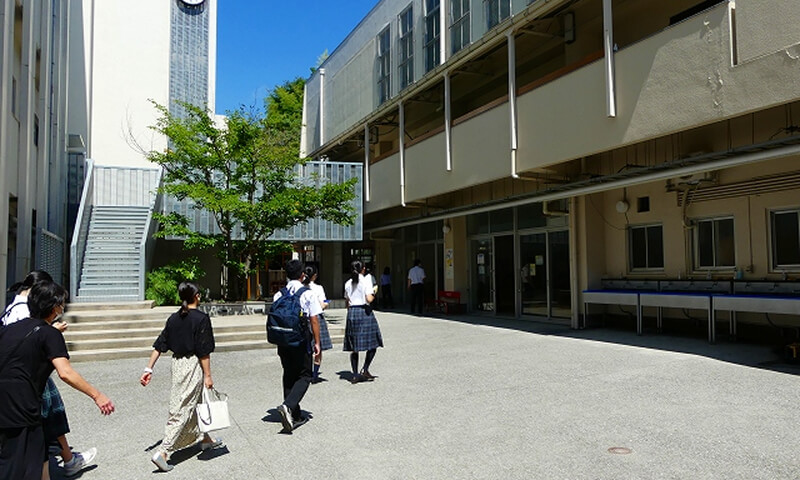 校内見学