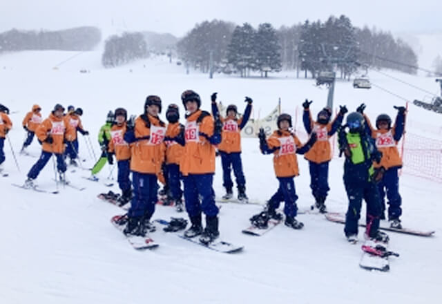 修学旅行（ハワイ・北海道より選択）（2年）