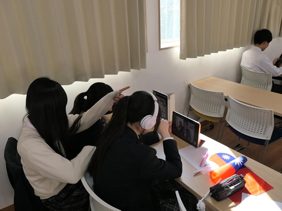 台湾の君毅高級中學とのオンライン交流を行いました。